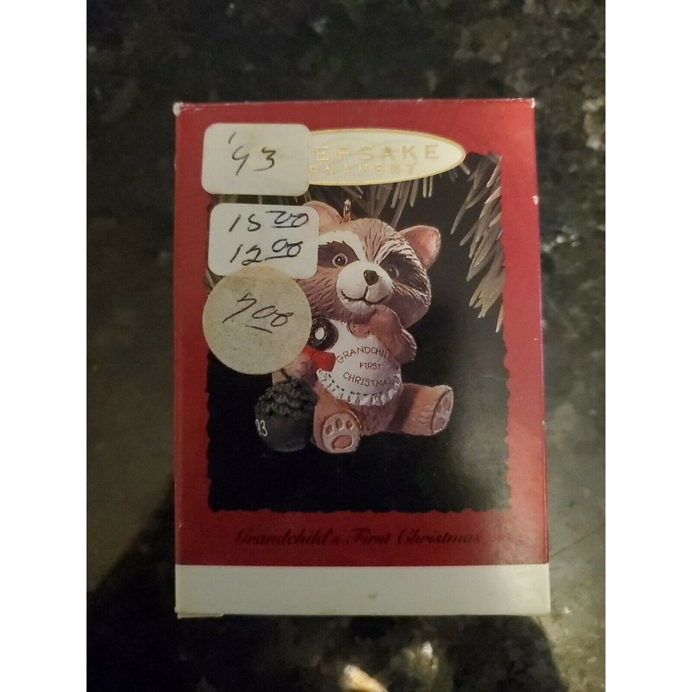 HALLMARK KEEPSAKE ORNAMENT 1993 GRANDCHILD'S 1ST CHRISTMAS RACCOON Holiday Box